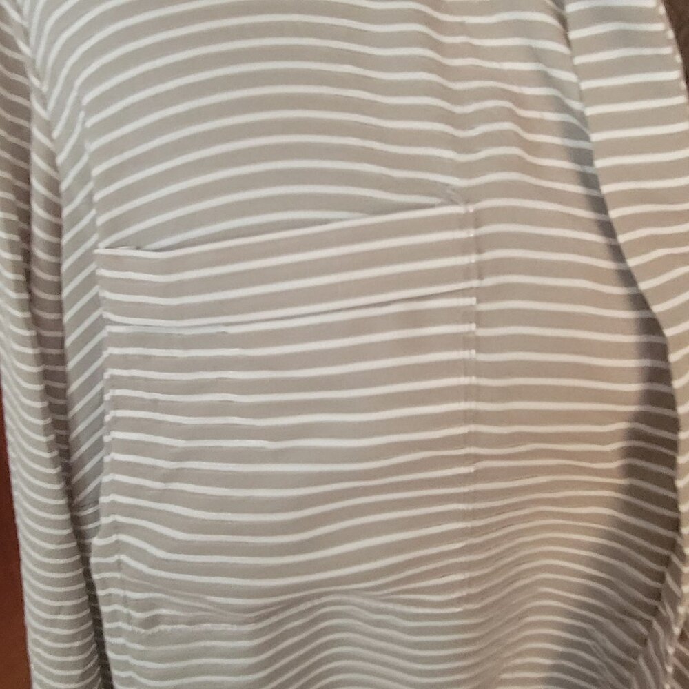 Torrid Striped Long Roll Tab Sleeve Blouse Size 0 Womens Top Large - Picture 2 of 5